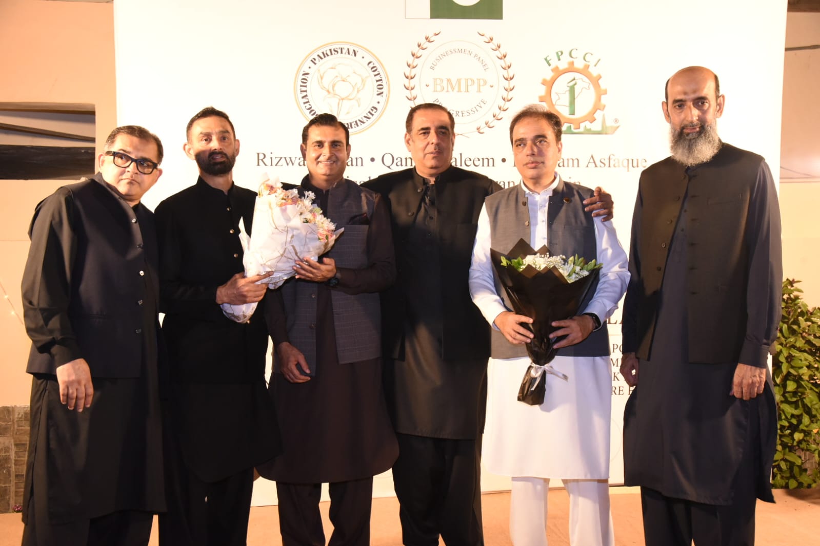 بلند ٹیکس شرحیں سرمایہ کاری میں رکاوٹ ہیں: ثاقب فیاٖض 