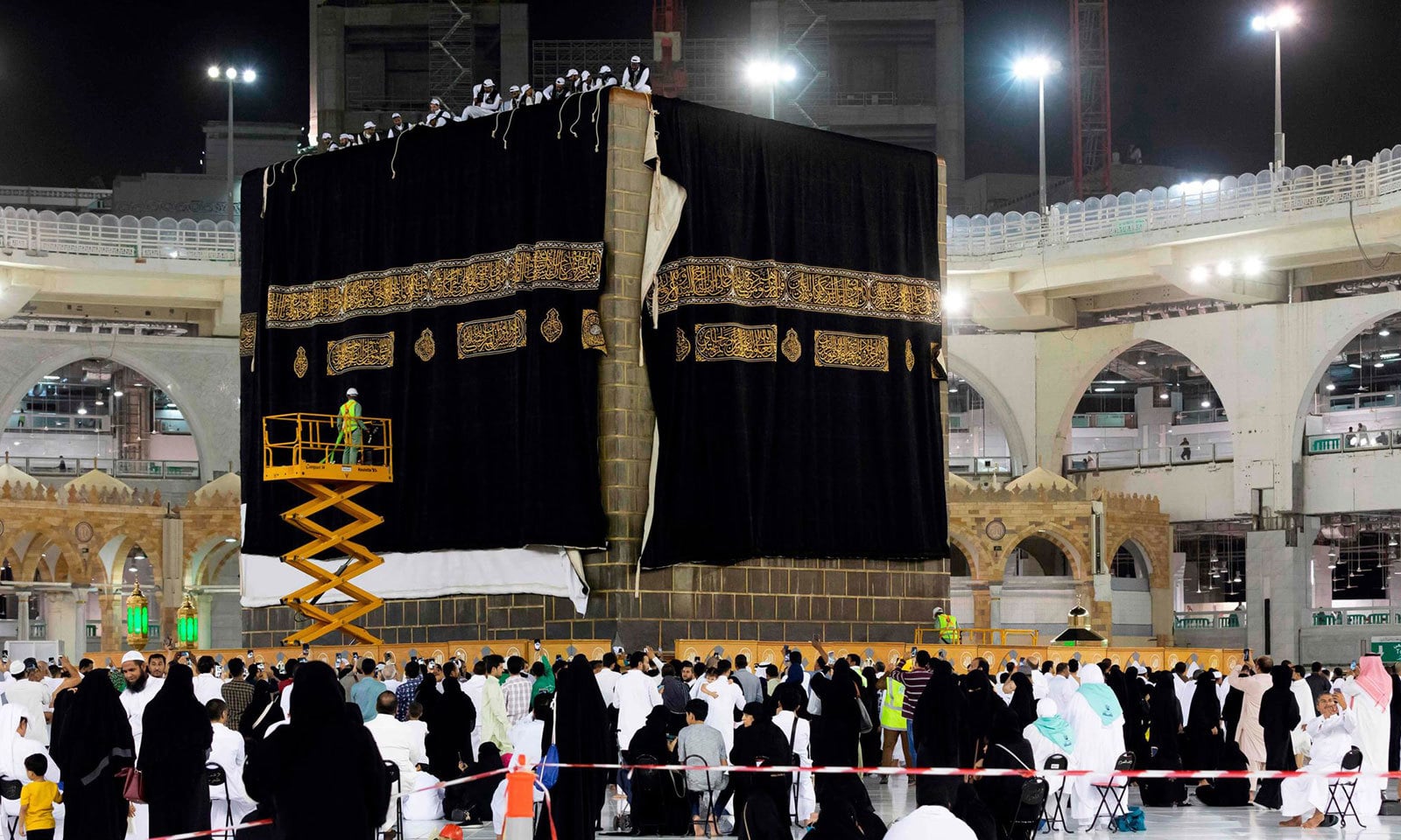 یکم محرم الحرام کو بیت اللہ نئے غلاف سے مزین ہوگا،روح پرور تقریب کی تیاریاں مکمل