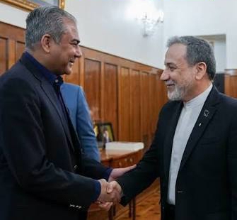 محسن نقوی کی عباس عراقچی سے اہم ملاقات، وزیراعظم کا خصوصی پیغام ایرانی سپریم لیڈر تک پہنچایا