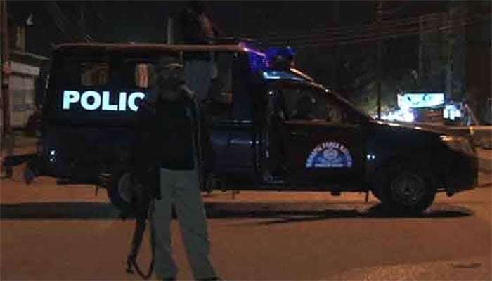 کراچی میں دو مبینہ پولیس مقابلے، 3 ملزمان گرفتار، ایک اہلکار زخمی