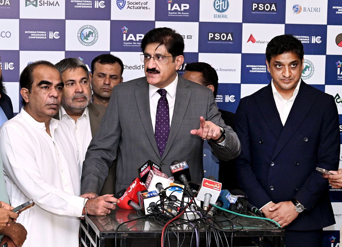 پانی کے بحران پر وزیراعلیٰ سندھ کا بڑا اقدام، ماہرین پر مشتمل ٹاسک فورس قائم کرنے کا اعلان