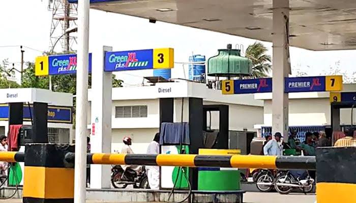 اوگرا پالیسی مسترد، پیٹرول ڈیلرز کا ملک بھر میں پیٹرول پمپس 24 گھنٹوں کیلئے بند کرنے کا اعلان