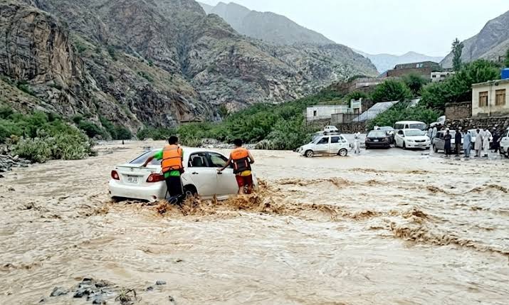 خیبرپختونخوا میں بارشیں تباہی مچانے لگیں، 5 روز میں 22 افراد جاں بحق، متعدد زخمی