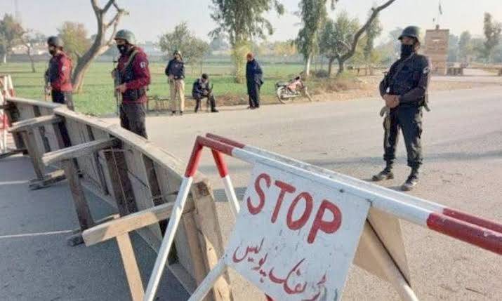 ہنگو میں خوارج کا بڑا حملہ ناکام، ڈی ایس پی سمیت 10 پولیس اہلکار شہید، جوابی کارروائی میں 15 دہشت گرد ہلاک