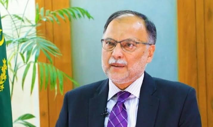 بلاول دھاندلی کا شور بند اور کشمیری عوام کا فیصلہ تسلیم کریں، احسن اقبال