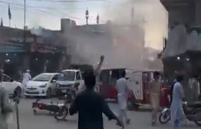 سوات :  کبل تھانے کے باہر خودکش دھماکا، 14 افراد شہید، 15 زخمی