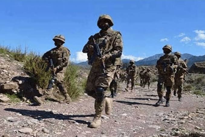 خضدار میں سیکورٹی فورسز کا بڑا آپریشن، فتنہ الہندوستان کے 10 دہشت گرد ہلاک