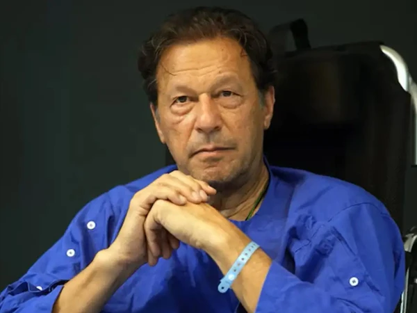 21 سابق عالمی کپتانوں کا شہباز شریف کو خط، عمران خان کے طبی معائنے اور علاج کا مطالبہ