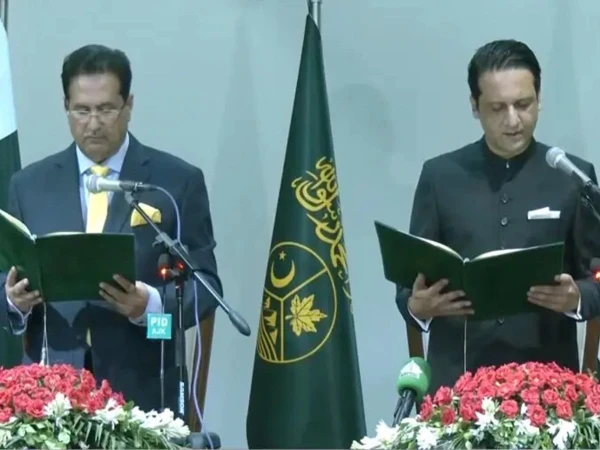 آزاد کشمیر کے نومنتخب وزیراعظم افتخار گیلانی کا حلف، میرٹ اور ڈیجیٹل معیشت کے فروغ کا اعلان