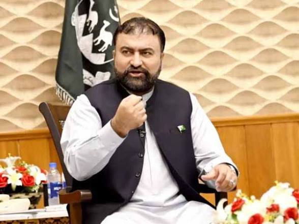 اساتذہ نئی نسل کی کردار سازی اور مستقبل کی تشکیل میں بنیادی کردار ادا کرتے ہیں، سرفراز بگٹی