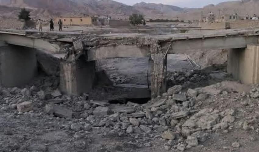 مستونگ: کوئٹہ کراچی قومی شاہراہ پر دھماکے، مزید دو رابطہ پل تباہ