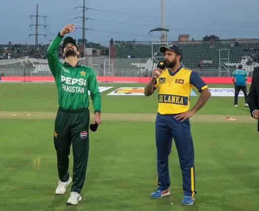 پہلا ٹی 20: سری لنکا کا ٹاس جیت کر پاکستان کے خلاف بیٹنگ کا فیصلہ