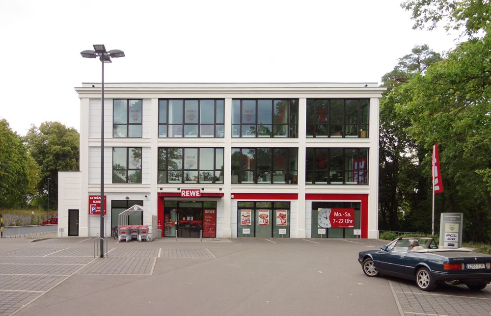 Nahversorgungszentrum Grunewald 1.jpg