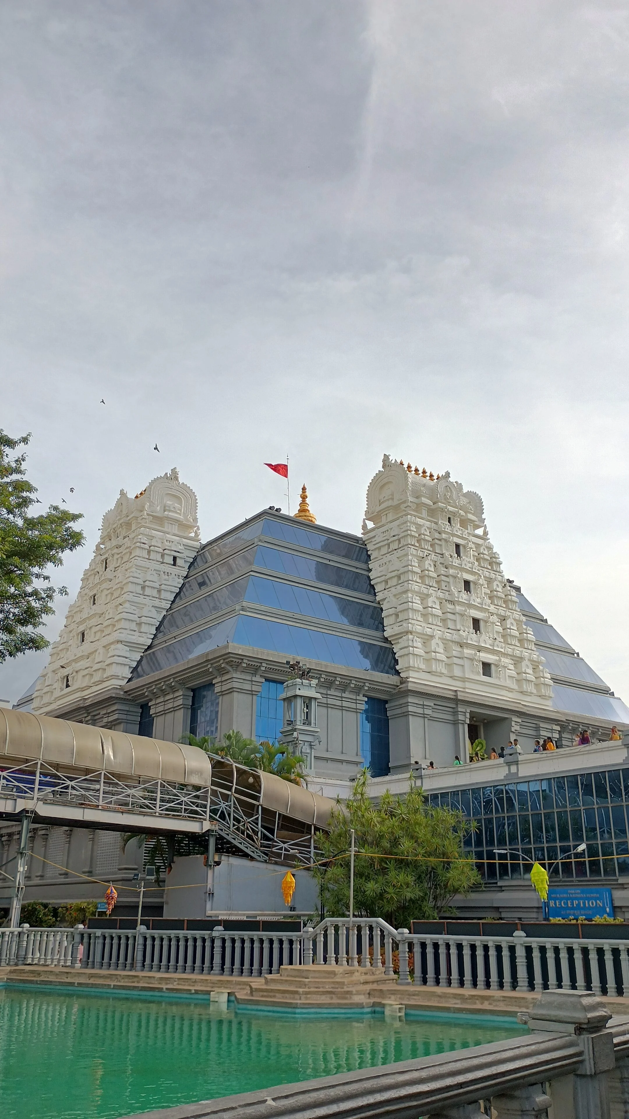 ISKCON TEMPEL BANGLORE