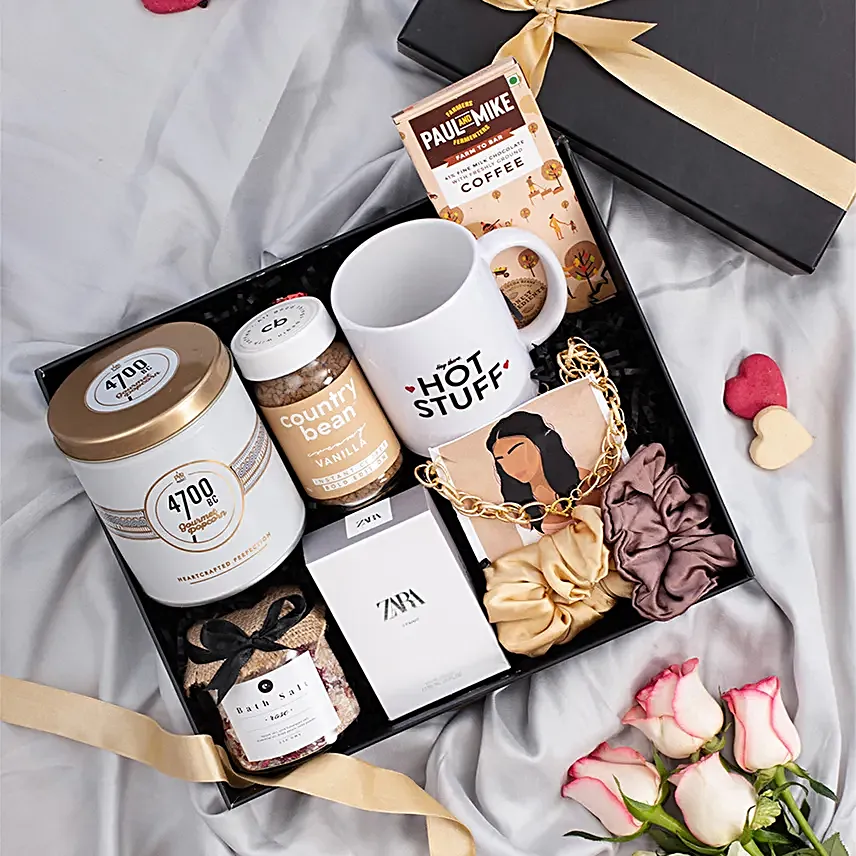https://res.cloudinary.com/dfx61hywd/image/upload/v1753860431/luxe-gift-box-for-her_4_eqf4b2.webp