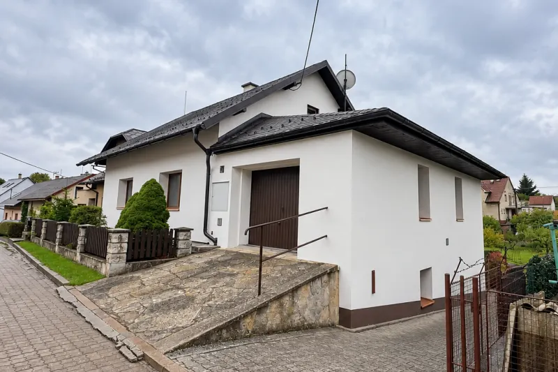 Zateplení fasády - Kombinace více izolantů – realizace Green Home Energy – Velká Jesenice
