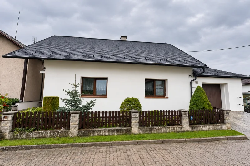 Zateplení fasády - Kombinace více izolantů – realizace Green Home Energy – Velká Jesenice