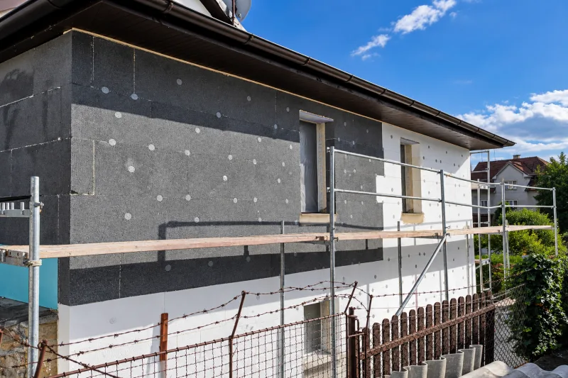 Zateplení fasády - Kombinace více izolantů – realizace Green Home Energy – Velká Jesenice