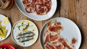 Spanish Meal Time Is No Joke! The 5 Customs You Need to Know Thumbnail