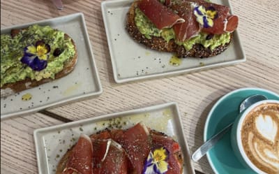 11 Best Cafes in Seville for Brunch and Great Coffee Thumbnail
