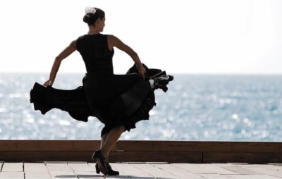 Your Guide to Top 13 Spanish Traditions You Must Know Thumbnail