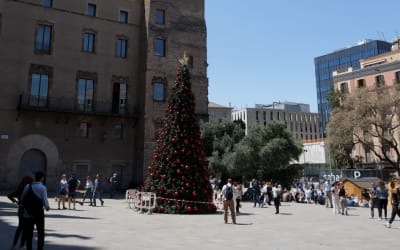 Spain in December: 10 Travel Tips, Activities & Weather Thumbnail