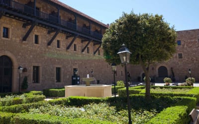 Travel to Siguenza: 5 Best Activities, Food & Attractions Thumbnail