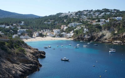 21 Things to Do in Spain: Top Attractions, Food & Activities Thumbnail