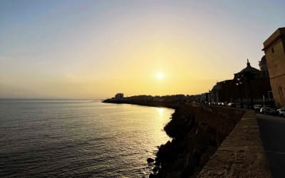 Travel to Cádiz: 7 Best Activities, Food & Attractions Thumbnail