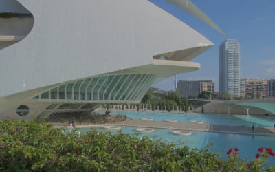 Travel to Valencia: 5 Best Attractions, Food & Activities Thumbnail