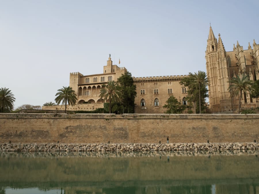 A view of the Almudaina Palace next to the cathedral of Mallorca