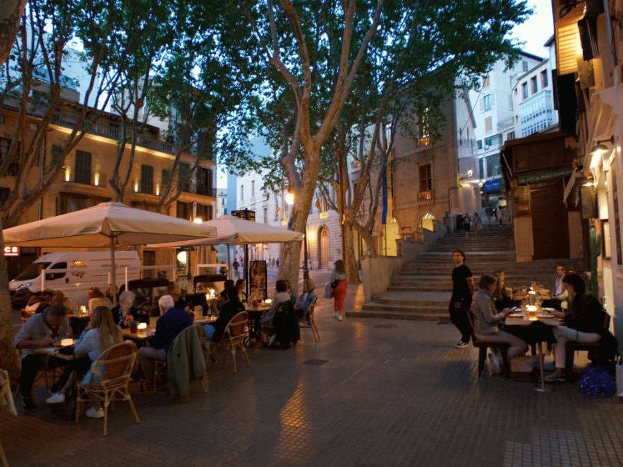 mallorca book restaurants in advance summer