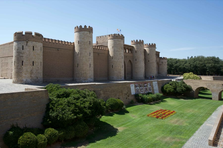 aljaferia palace muslim spain zaragoza