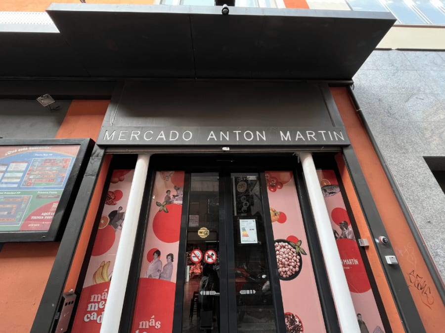 Outside mercado anton martin
