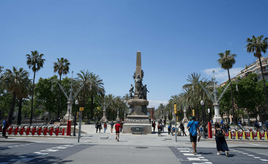 barcelona crowded