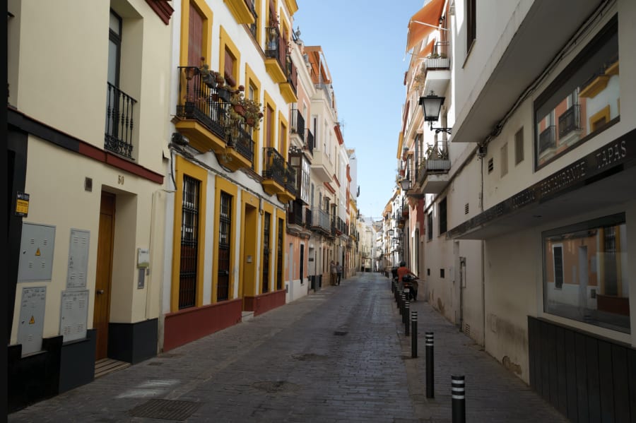 el arenal old town neighborhood in seville