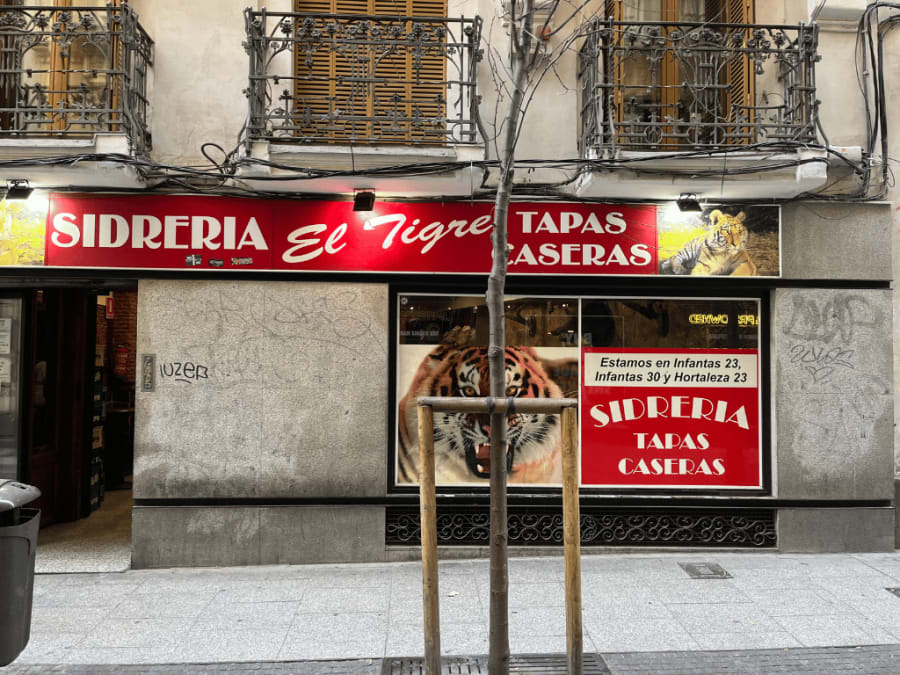 Photo of El Tigre outside