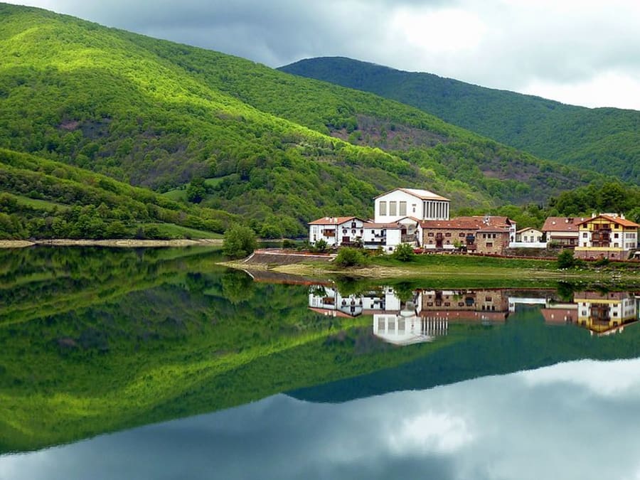 embalse eugi navarra