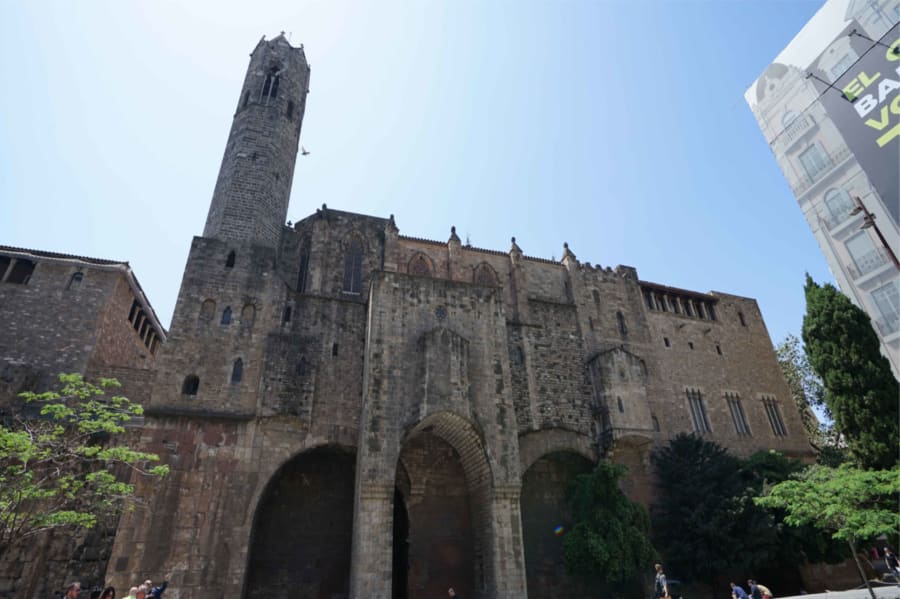 barcelona gothic building