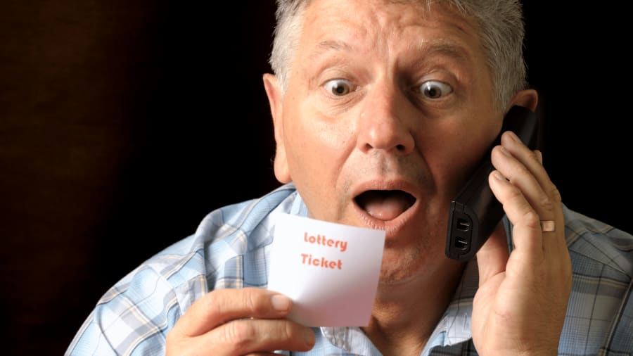 hombre viejo gana loteria