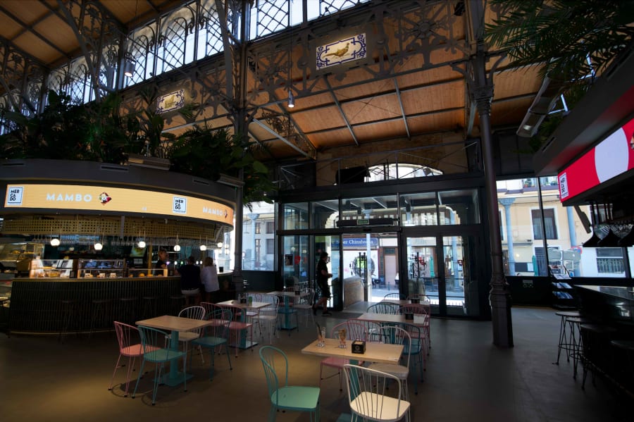 how to get to zaragoza train station spain