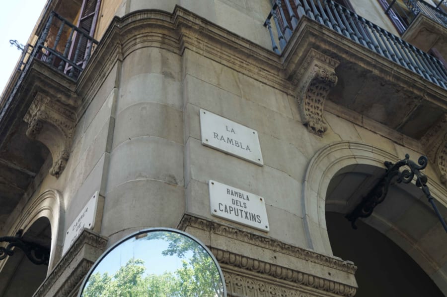 barcelona ramblas street sign