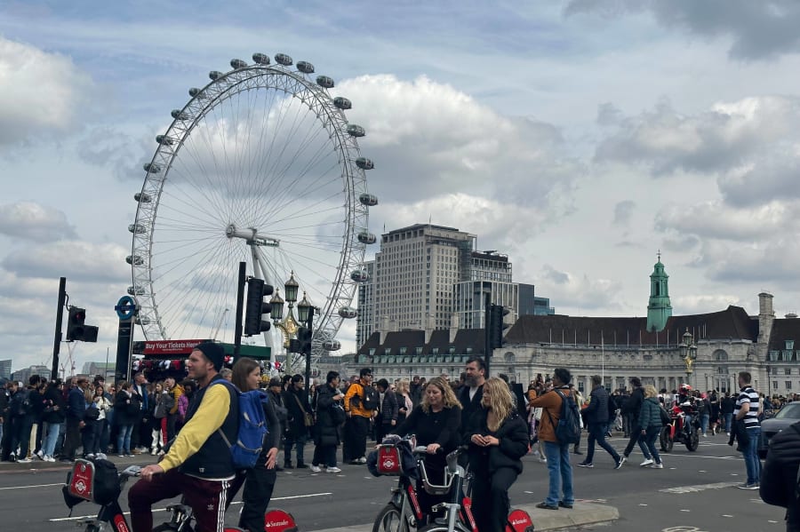 london bustling metropolis compared to barcelona