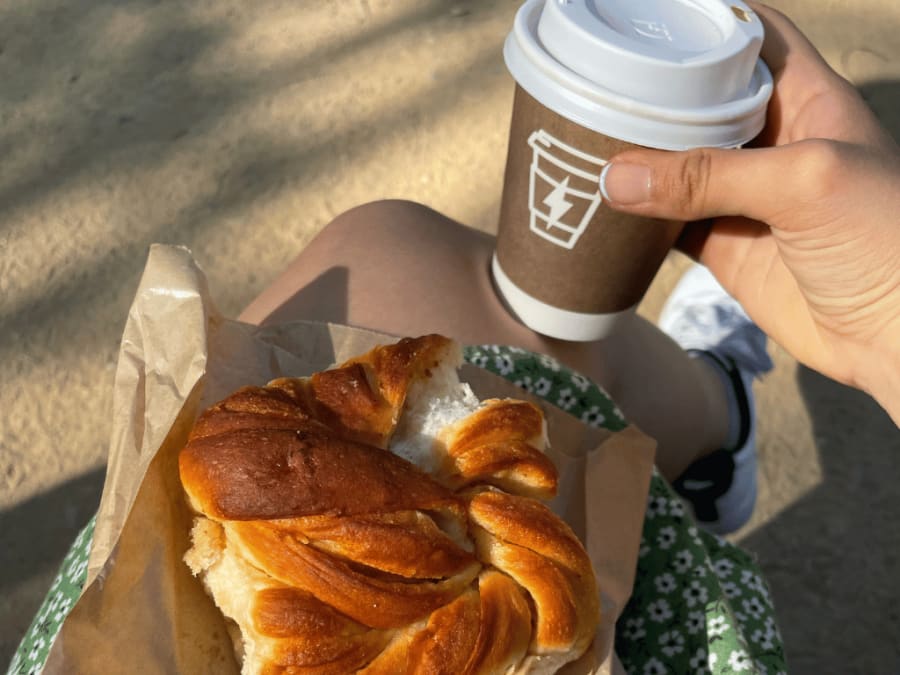 Specialty coffee shop to go near Sagrada Familia.