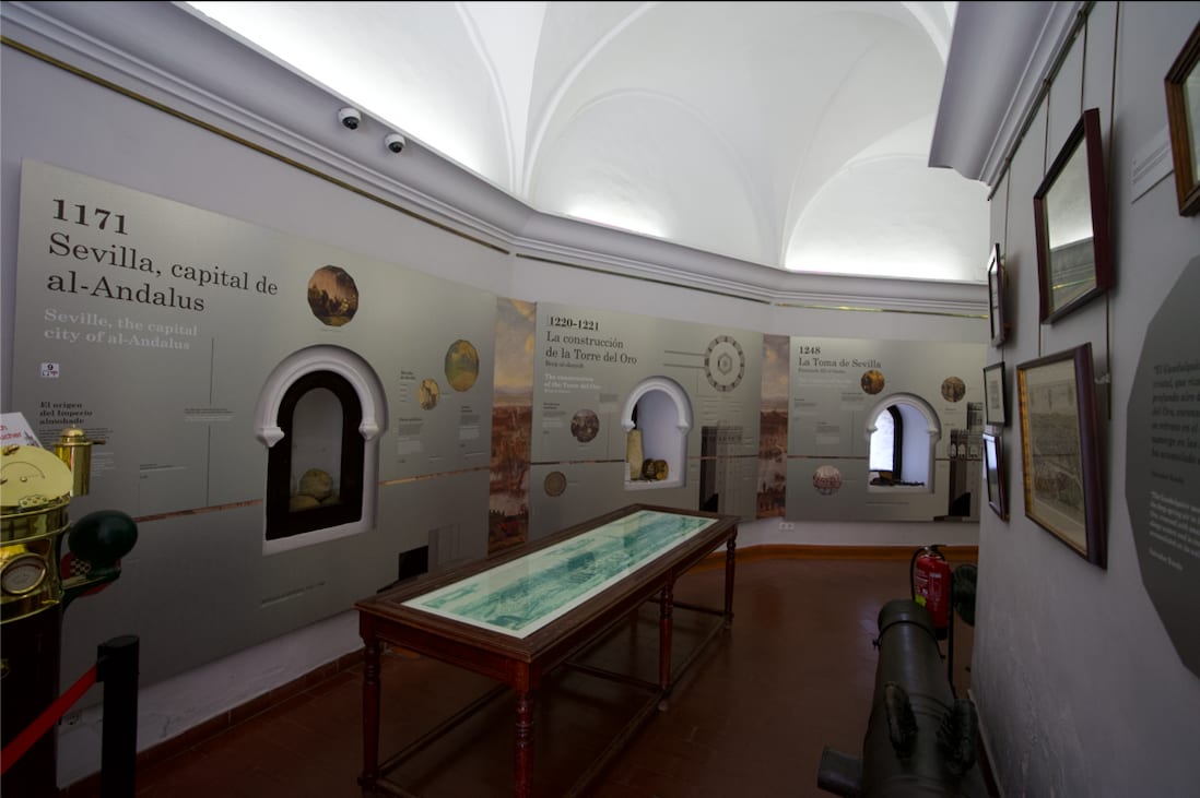 Picture of the Torre de Oro in Seville