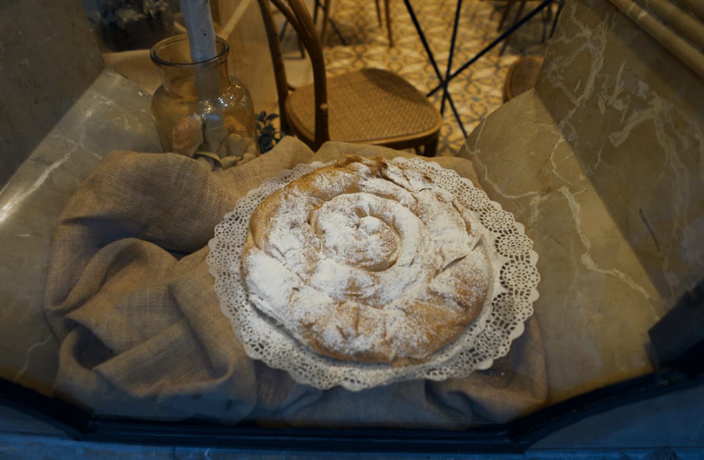 ensaimada de mallorca horno santo crisot spanish breakfast food