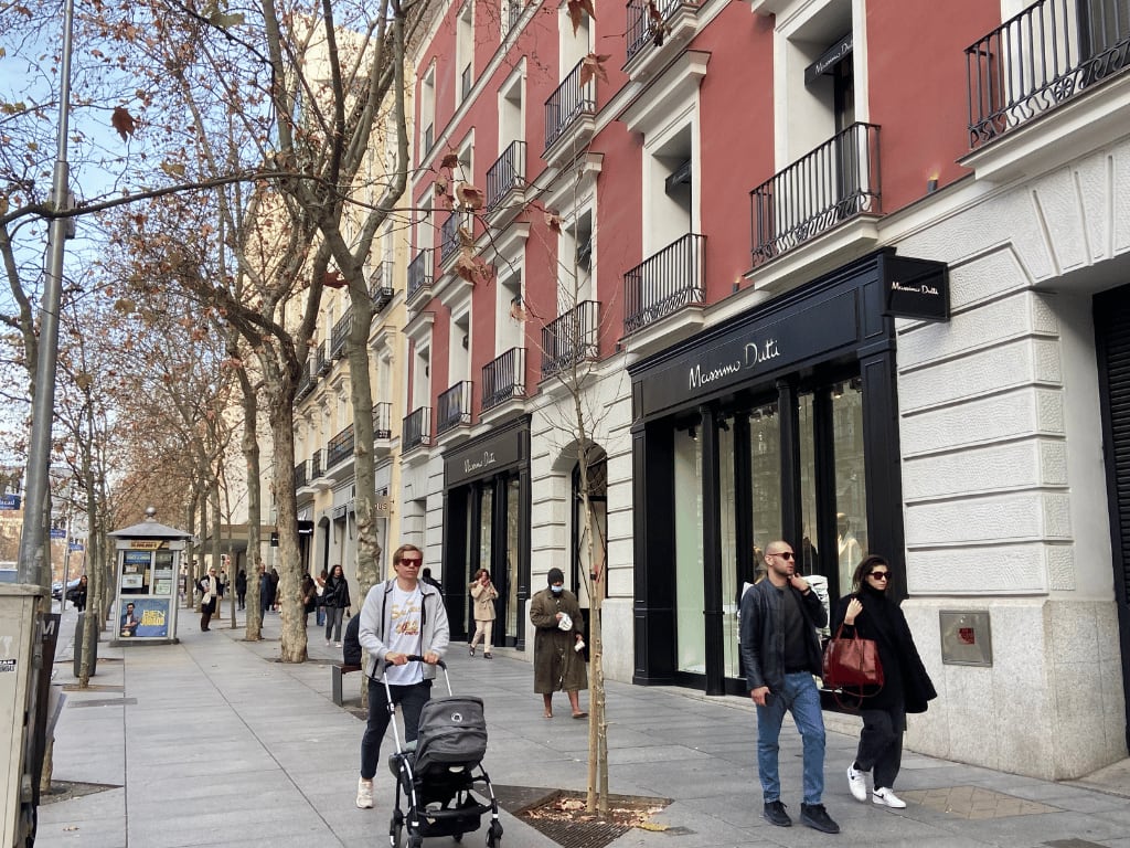 serrano madrid shopping street massimo dutti