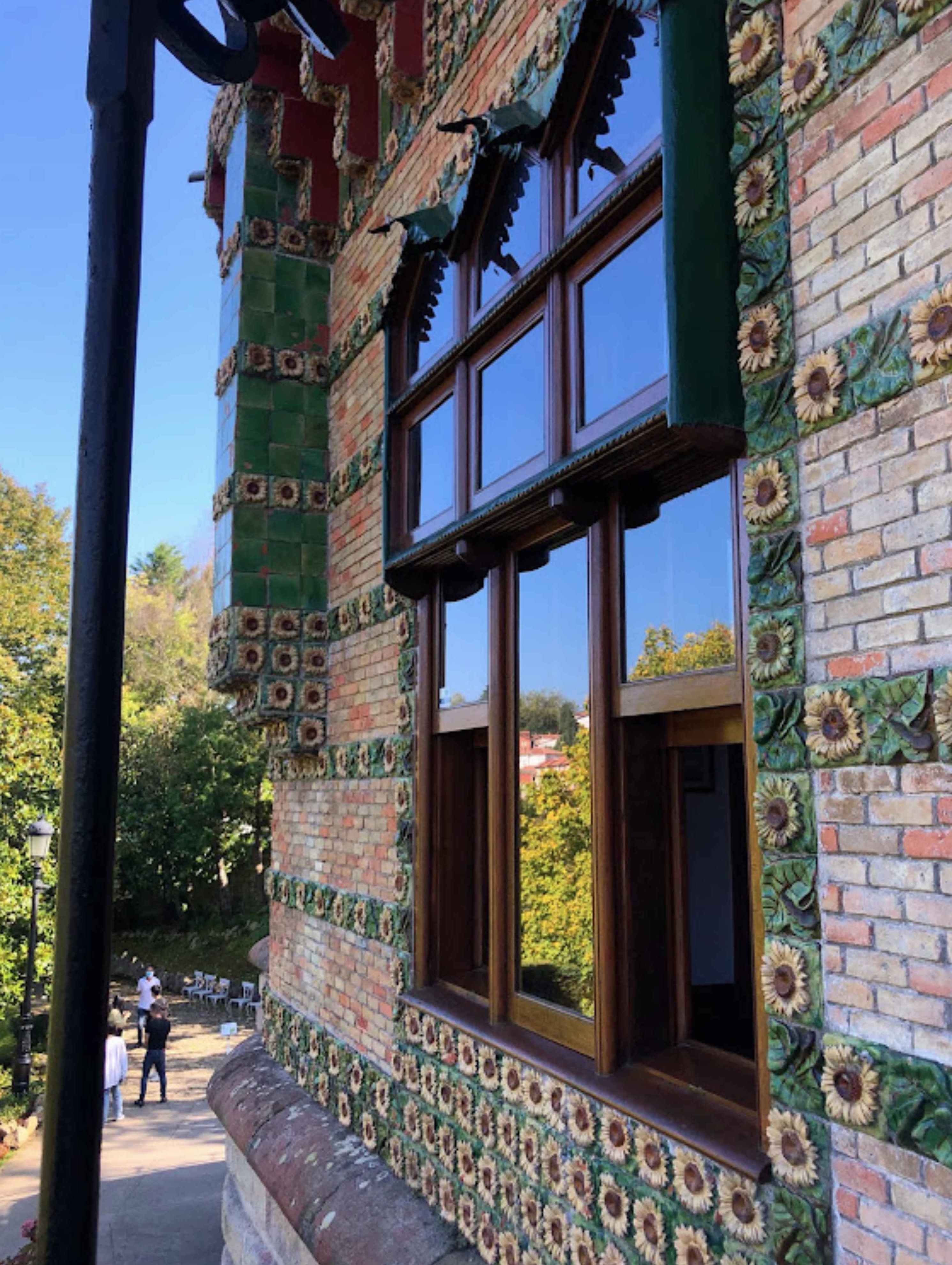 capricho de gaudi sunflowers landmark comillas