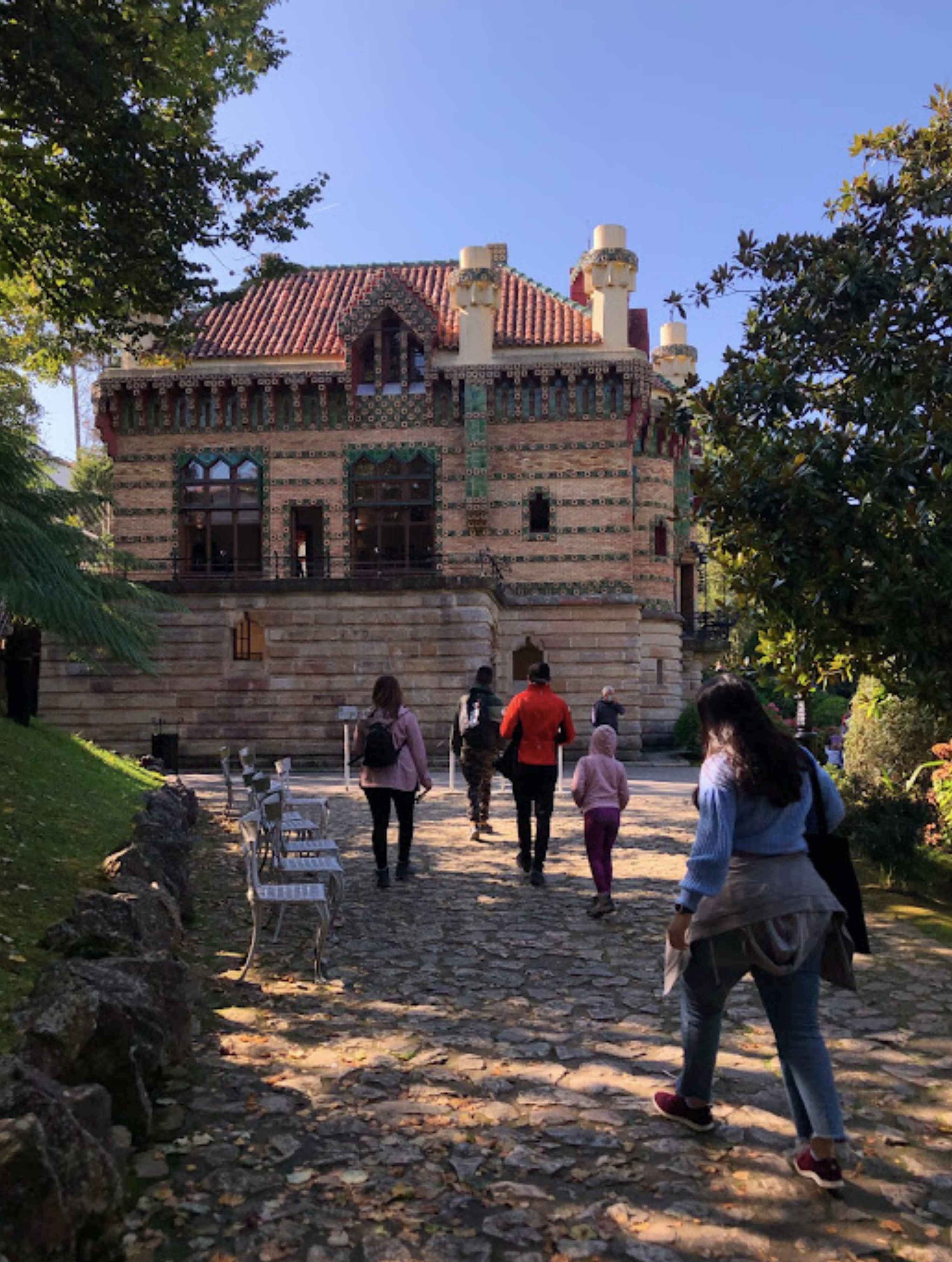 capricho de gaudi landmark comillas