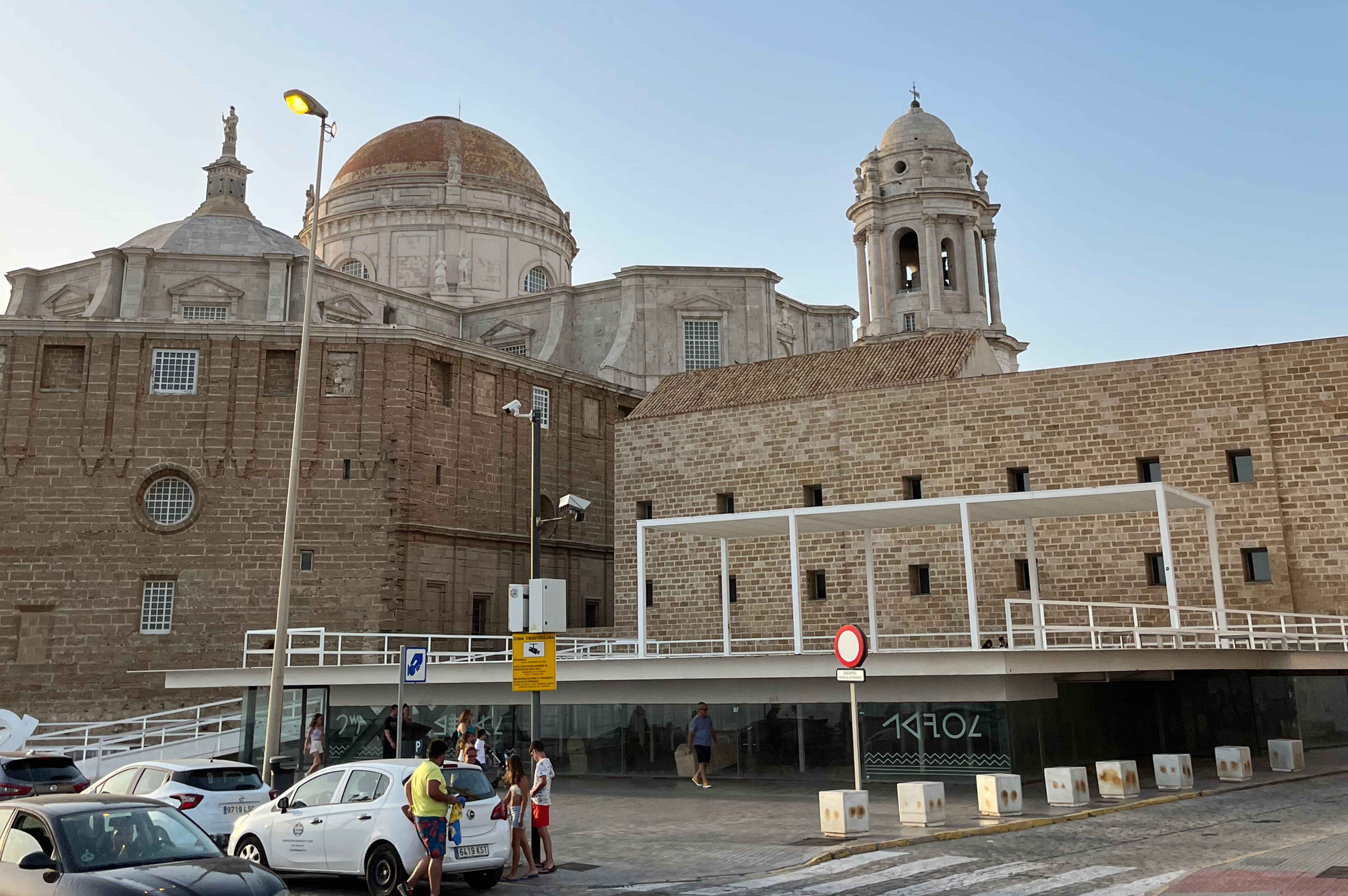catedral from the back cadiz spain